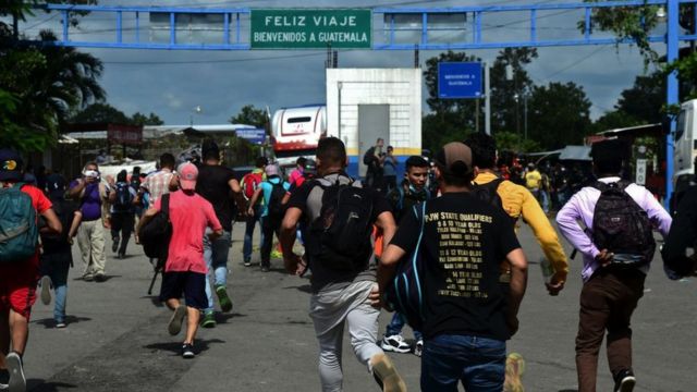 La primera caravana de migrantes en tiempos de coronavirus se dirige a  EE.UU. a un mes de las elecciones - BBC News Mundo