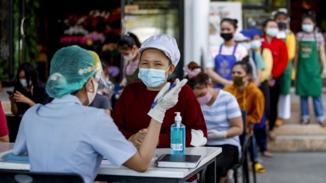 Healthcare workers visit areas to look for Proactive COVID-19 cases in Bangkok markets