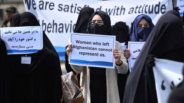 Phụ nữ Hồi giáo trong một cuộc diễu hành ủng hộ Taliban hôm 11/9/2021