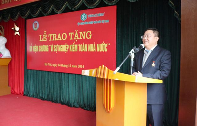 Ông Nguyễn Anh Dũng - Chủ tịch HĐTV Tập đoàn Hóa chất Việt Nam được trao tặng Kỷ niệm chương "Vì sự nghiệp Kiếm toán Nhà nước" năm 2014