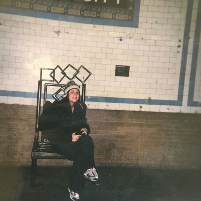 Jessica Hindman en el metro de Nueva York.
