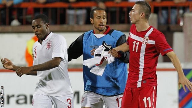 ローズ（左）は2012年にセルビアで行われた21歳以下イングランド代表の試合で、人種差別的攻撃を受けた