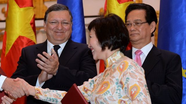 Ảnh chụp năm 2014: Bà Hồ Thị Kim Thoa tại một buổi lễ ký kết với EU ở Hà Nội