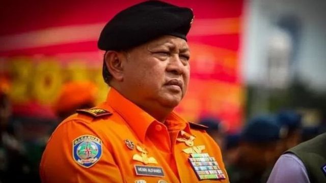 Kepala Basarnas, Marsekal Madya Henri Alfiandi, diduga menerima suap senilai Rp88 miliar lebih.