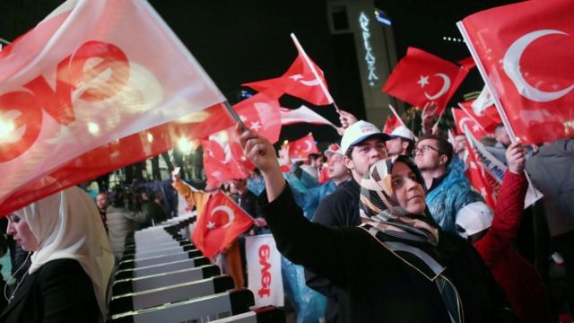 AKP kutlama
