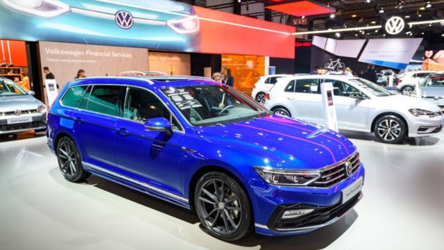 Nuevos Volkswagen en una feria automotriz