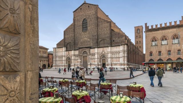 Boloniyanın baş kilsəsi - San Petronio Bazilikası