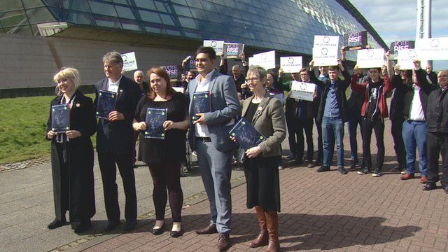 RISE a' foillseachadh a' mhanifesto aca
