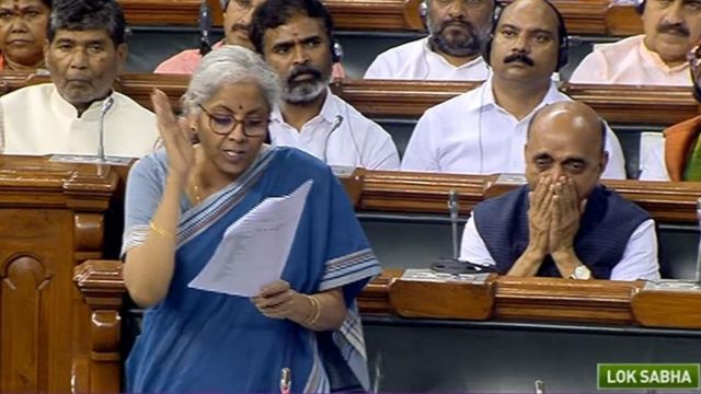 Nirmala Sitharaman: ஜி.எஸ்.டி. வரி உயர்வு தொடர்பாக எழுந்த கேள்வி; தமிழில் பதிலளித்த நிர்மலா சீதாராமன்!