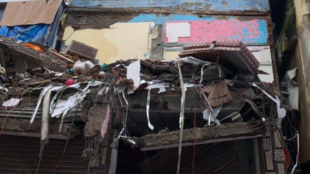 मुंबई पाऊस : गोवंडीत घर कोसळलं, चौघांचा मृत्यू, 7 जण जखमी