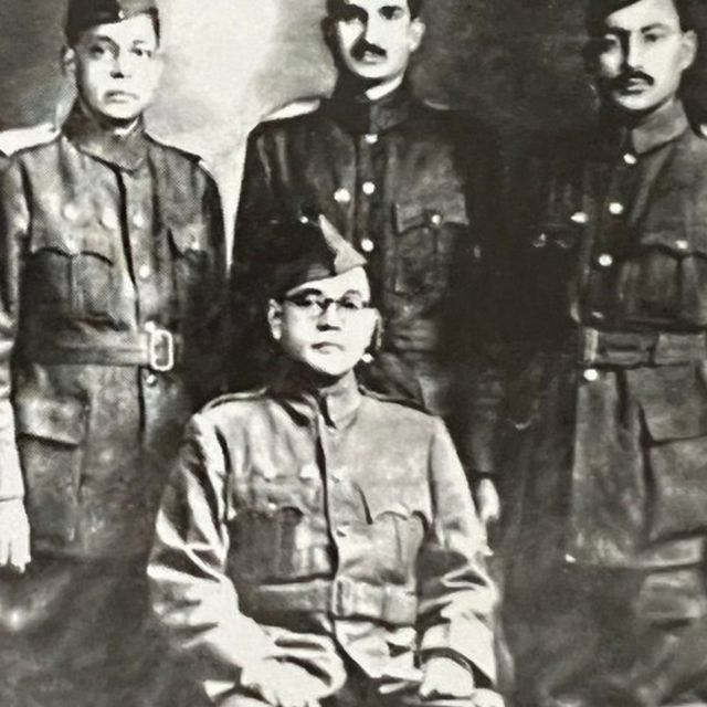 நீர்மூழ்கிக் கப்பல் பேட்டரியை சார்ஜ் செய்ய இரவு தண்ணீருக்கு மேல் வர வேண்டியிருந்தது