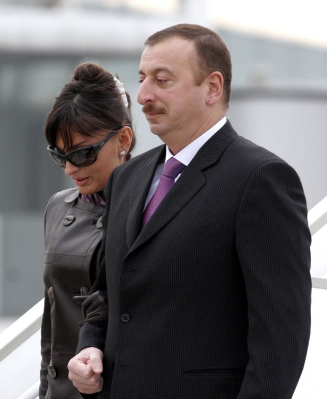 Алиев с женой