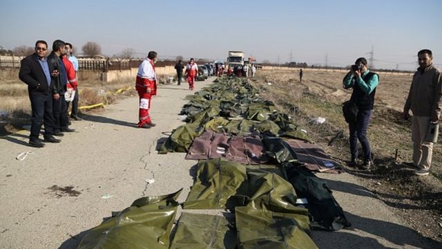 На місці катастрофи. Тіла загиблих