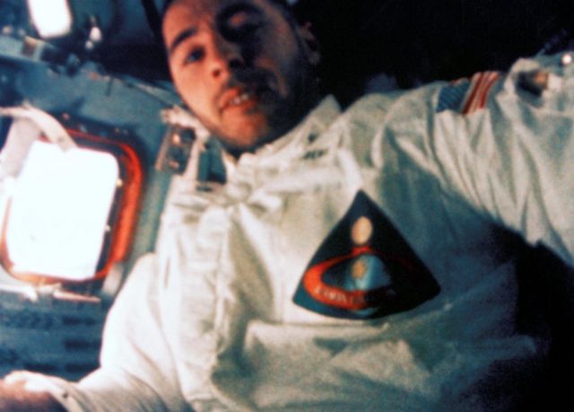 Билл Андерс 8 декабря 1968 года на борту "Аполлона-8"