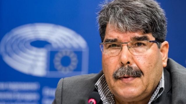 PYD lideri Salih Müslim Avropa Parlamentində jurnalistlər qarşısında çıxıs edir. Şəkil: sentyabr 2016