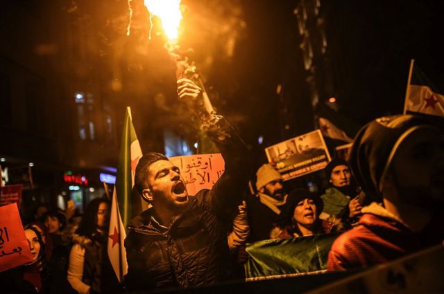 протест у российской дипмиссии в Стамбуле за 3 дня до убийства Карлова