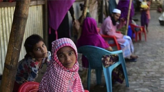 হাজার হাজার রোহিঙ্গা শরণার্থী পালিয়ে এসেছে বাংলাদেশে
