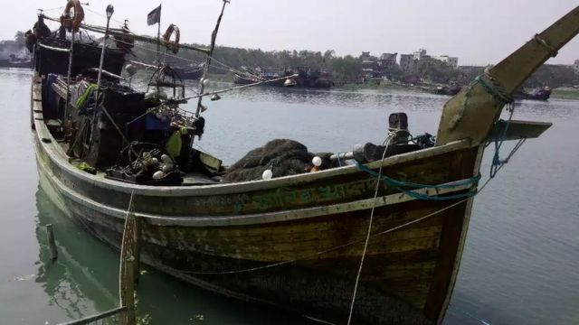 আটক ট্রলারের ভেতর লুকানো ছিল ৫লক্ষ ইয়াবার চালান