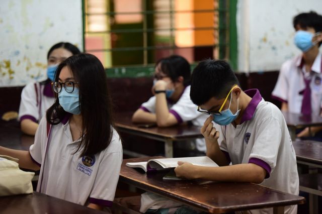 Virus corona: Hàng triệu học sinh Việt Nam ở 63 tỉnh thành trở lại trường -  BBC News Tiếng Việt