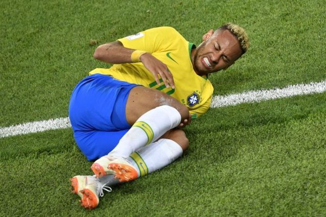 Neymar fue el segundo jugador que recibió más faltas (26) del Mundial por detrás de Hazard (27).