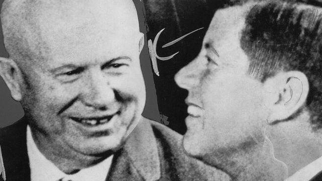Kennedy y Jrushchov en abril de 1961.