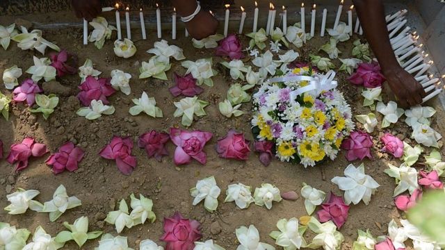 இலங்கை: நாளொன்றுக்கு 8 பேர் தற்கொலை