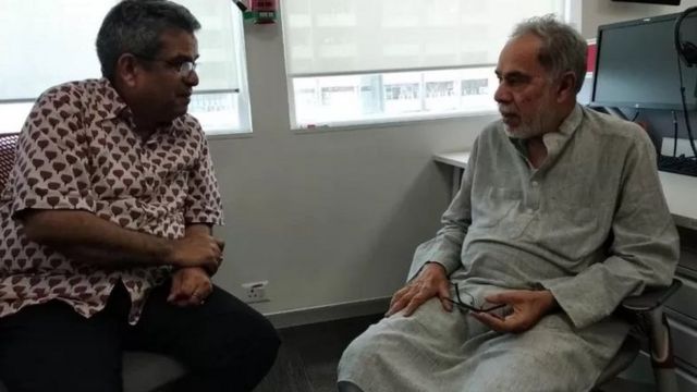 இந்திரா காந்தி கலாசார மையத்தின் தலைவரும், மூத்த பத்திரிகையாளருமான ராம் பகதூர் ராய், பிபிசி அலுவலகத்தில் ரெஹான் ஃபசல் உடன்.