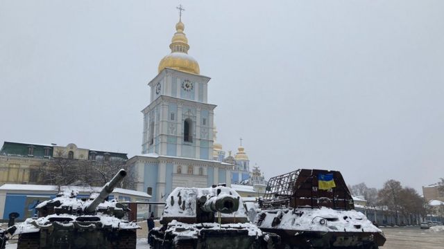 The city of Kyiv is covered with snow and the temperature will drop further.