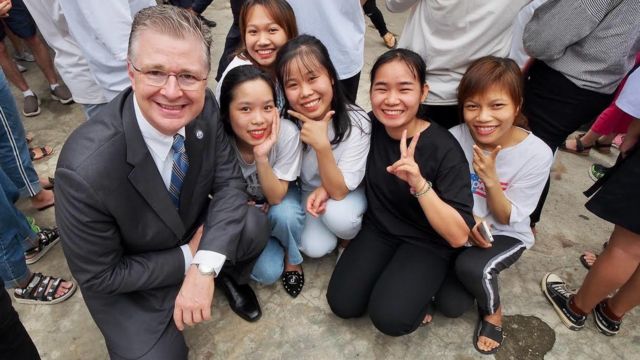 Đại sứ Hoa Kỳ Kritenbrink giao lưu với các bạn học sinh Đà Nẵng
