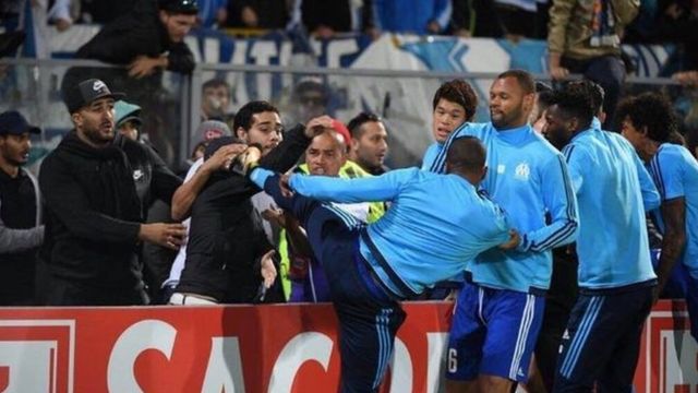 Bagarre entre Patrice Evra et des supporters de l'OM