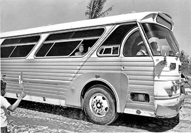 Queen Elizabeth II on a bus in Mexico