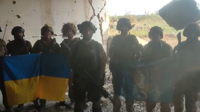 відео з українськими військовими у Старомайорському