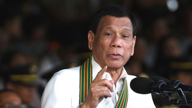 Perezida Rodrigo Duterte yageze ku butegetsi mu mwaka wa 2016, akaba azwi mu kutarya indimi mu magambo ye