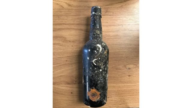 البيرة التي عثر عليها داخل الزجاجات الموجودة في حطام السفينة "والاشيا"