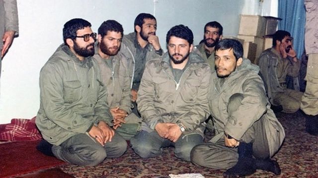 اسماعیل احمدی مقدم، نفر دوم جلو از سمت راست