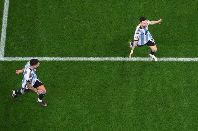 Lionel Messi celebra