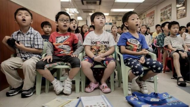 从小学习外语的中国小朋友。(photo:BBC)