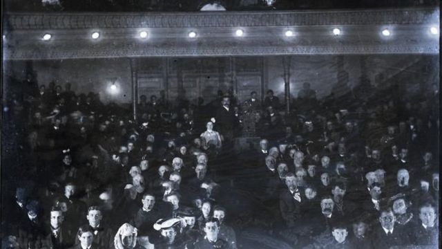 Photo of a 1899 screening at the State Theatre, then known as Graham Opera House