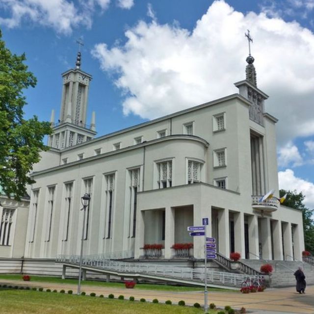 Basílica de Niepokalanów.