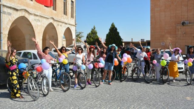 Süslü Kadınlar Bisiklet Turu'ndan bir kare