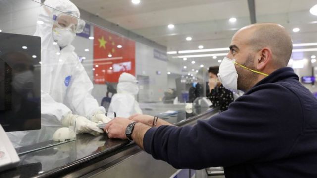 上海浦东机场，中国实行严厉的入境政策和隔离措施，导致进出中国成为一件非常困难的事。