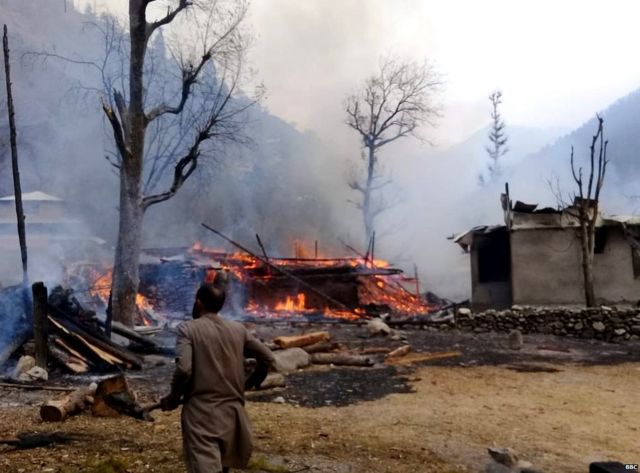 சண்டையில் தீப்பிடித்து எரியும் பகுதி.