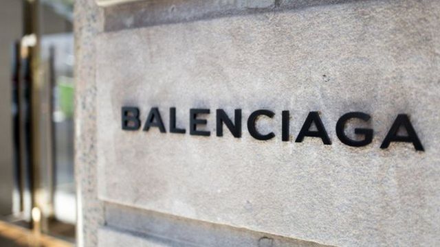 Balenciaga: el escándalo por las publicitarias con niños por las que la marca tuvo que disculparse - BBC News