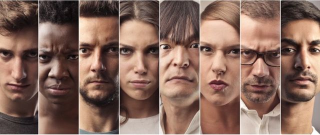 Várias pessoas de diferentes etnias com caras raivosas