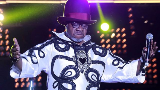 Papa Wemba yitabye imana nyuma yo kugwa akaraba mu gitaramo i Abidjan.