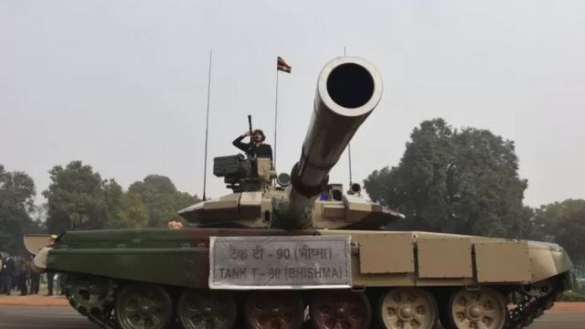 இந்தியாவின் T-72 மற்றும் T-90 பீரங்கிகளின் பாகங்கள் யுக்ரேனில் இருந்து வருகின்றன. ஆனால் இப்போது அவற்றின் வரத்து கேள்விக்குரியதாகியுள்ளது.