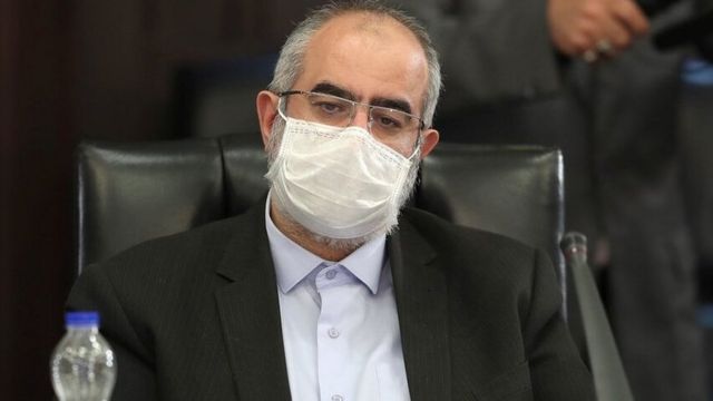 حسام الدین آشنا گفته مانع موفقیت رئیس جمهور ایران در هفت سال گذشته شدند و تعبیر "سرکوب شدن روحانی" را به کار برده است
