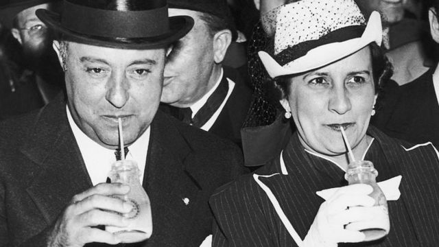 El presidente nicaragüense Somoza y su esposa en la Exposición Universal de Nueva York de 1939.