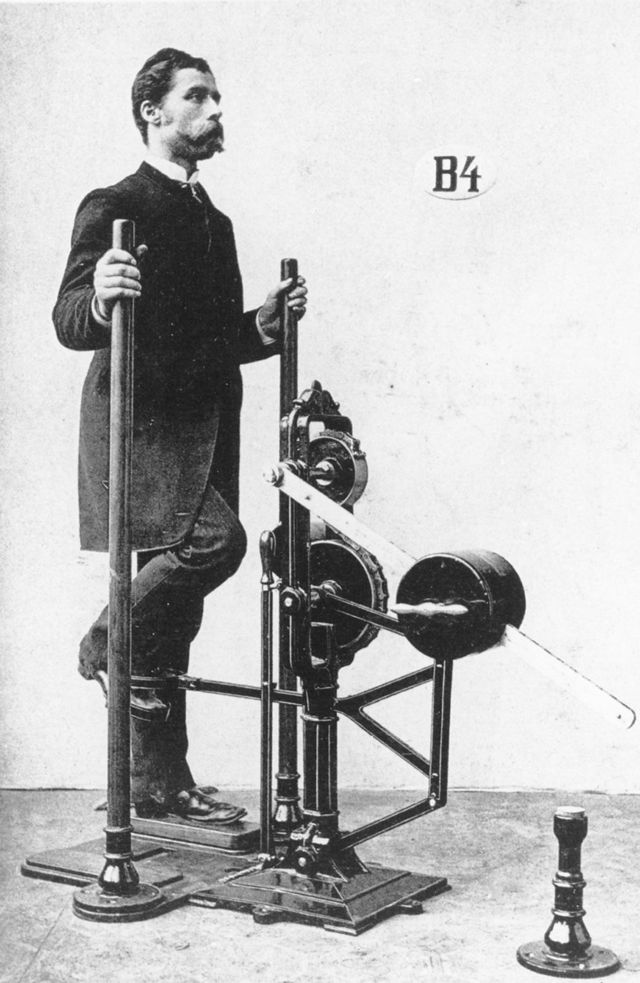 Las magníficas máquinas del doctor Zander para curar dolores que