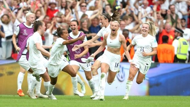 サッカー女子ユーロ 地元イングランドがウェンブリーで優勝 主要国際大会で初 cニュース